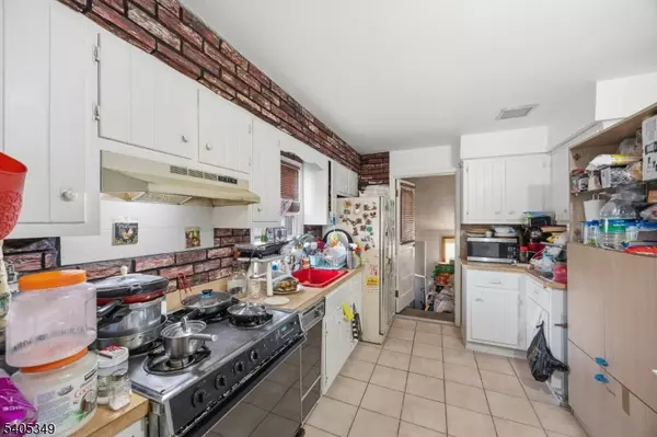 Linden City, NJ 07036,37 Raritan Rd