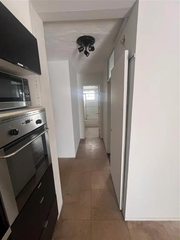 Miami Beach, FL 33139,919 Michigan Ave #3