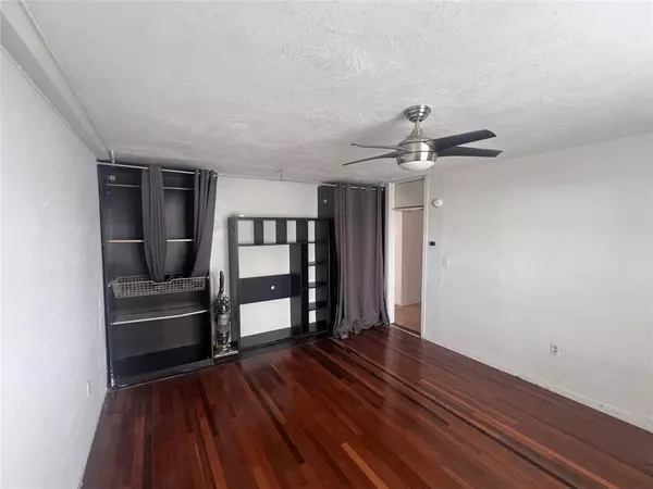 Miami Beach, FL 33139,919 Michigan Ave #3