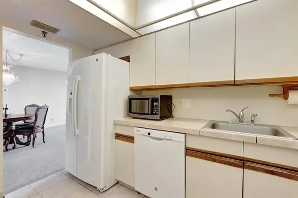 Boca Raton, FL 33487,5260 NW 2nd Ave #504