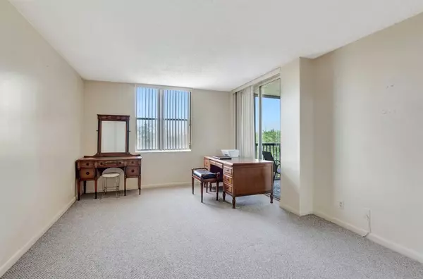 Boca Raton, FL 33487,5260 NW 2nd Ave #504