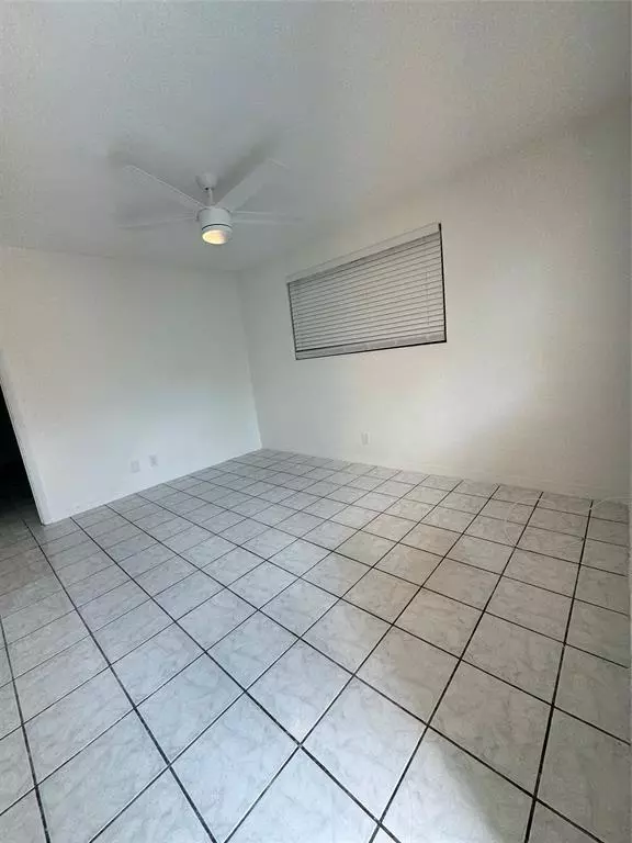 West Palm Beach, FL 33405,500 Nathan Hale Rd #1