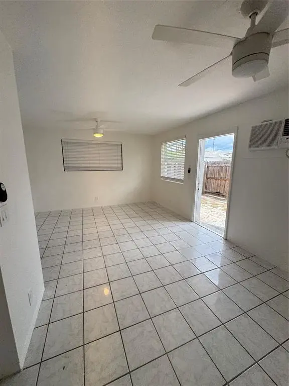 West Palm Beach, FL 33405,500 Nathan Hale Rd #1