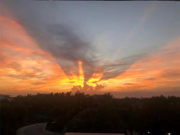 Hollywood, FL 33019,6001 N Ocean Dr #403