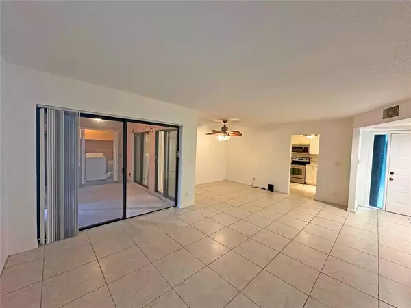 Pompano Beach, FL 33066,3833 Carambola Cir #2968