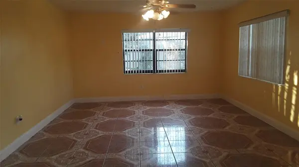 North Miami Beach, FL 33162,930 NE 160th St