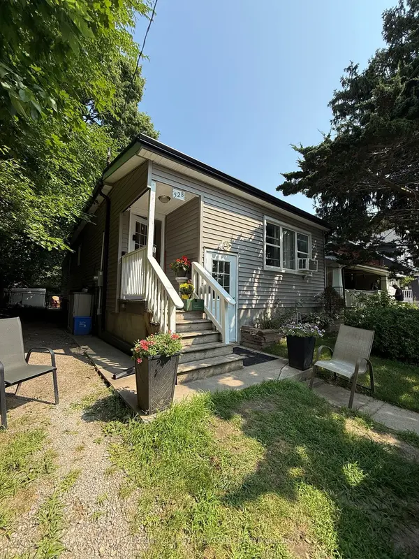 London East, ON N5Y 2Z6,528 Pall Mall St ST