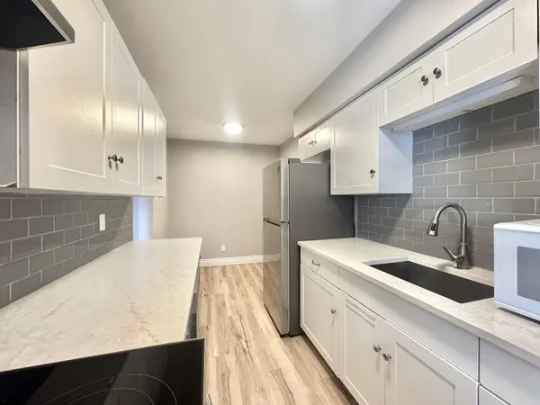 Orleans - Cumberland And Area, ON K4A 2J1,1584 Hoskins CRES