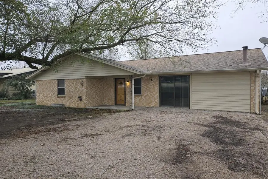 521 Fm 2838, Mexia, TX 76667