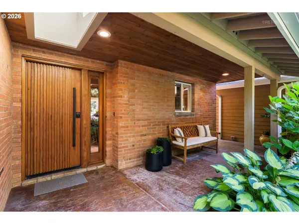 Lake Oswego, OR 97035,4550 DOGWOOD DR