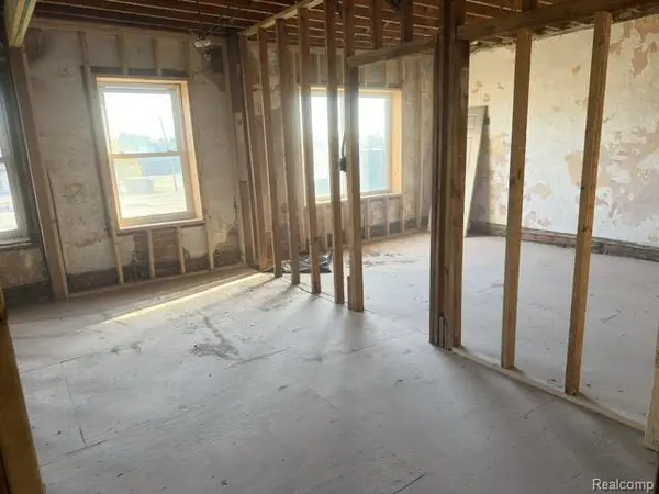 2277 W Davison, Detroit, MI 48238