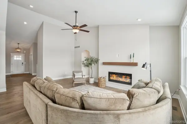 Howell, MI 48843,677 Round Rock  Dr