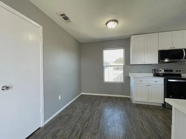 Arlington, TX 76014,2107 Knoll Crest Drive