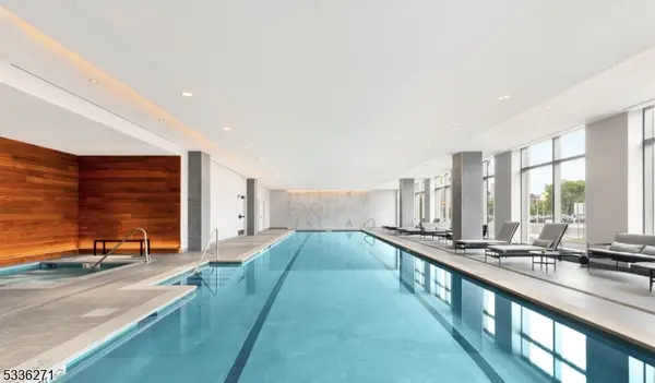 Jersey City, NJ 07310,2 Shore Ln #402