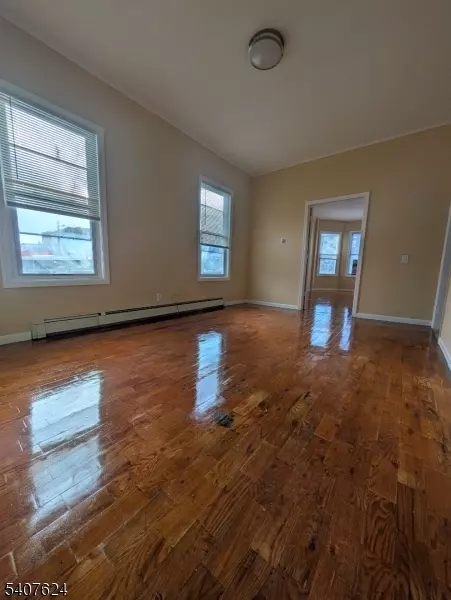 Newark City, NJ 07107,5 N 7Th St