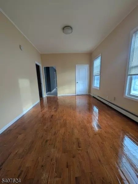 Newark City, NJ 07107,5 N 7Th St