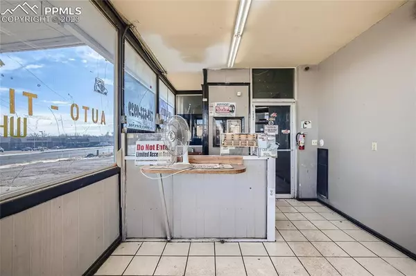 Colorado Springs, CO 80910,404 S Circle DR