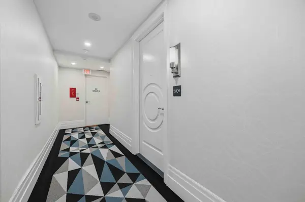 Toronto C01, ON M5V 2G3,88 Blue Jays WAY #2209