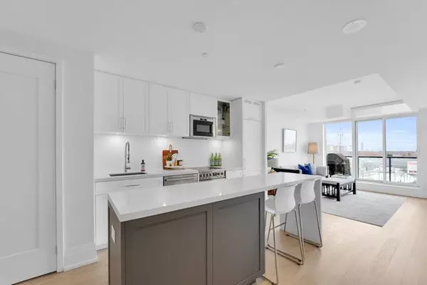 Toronto C11, ON M4G 0C1,25 Malcolm RD #408