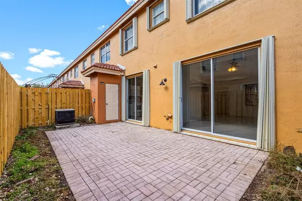 Miami Lakes, FL 33016,8520 NW 139th Ter #1602