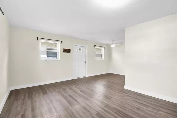 Hollywood, FL 33020,2460 Taylor St