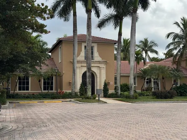 Tamarac, FL 33321,8060 N Nob Hill Rd #106