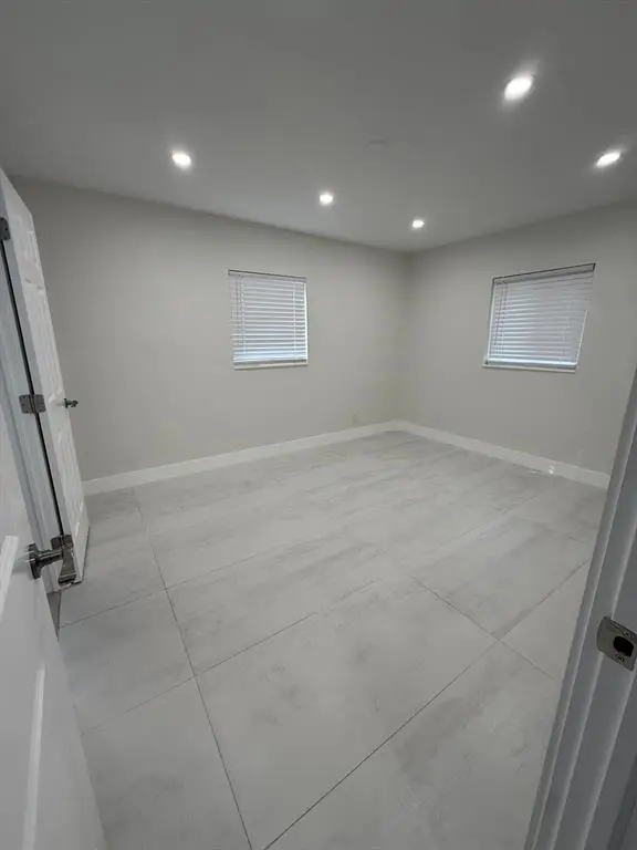 Hollywood, FL 33024,6720 Park St