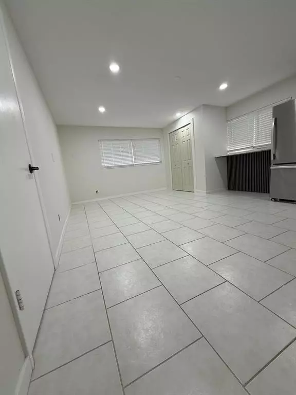 Hollywood, FL 33024,6720 Park St