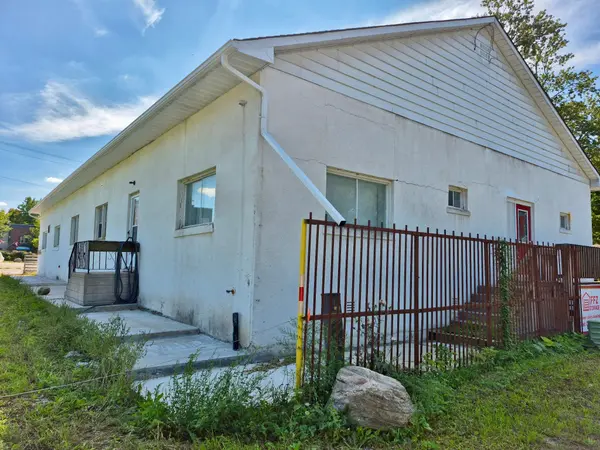 Brock, ON L0E 1E0,21 Ann ST