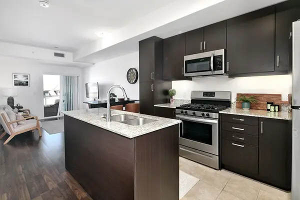 Collingwood, ON L9Y 1T3,17 Spooner CRES #205