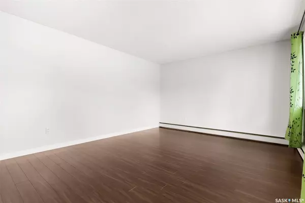 Regina, SK S4N 0Z9,230 Broadway AVENUE E #4