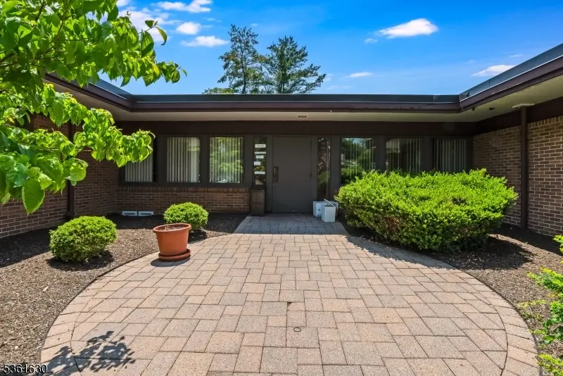 8 Shunpike Rd, Madison Boro, NJ 07940