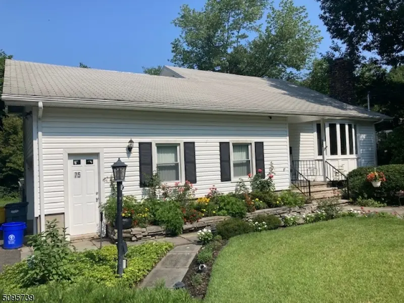 75 Passaic Ave, Roseland Boro, NJ 07068