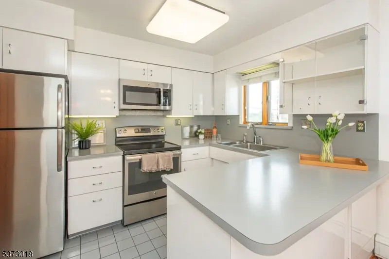 21 Westminster Pl, Garfield City, NJ 07026