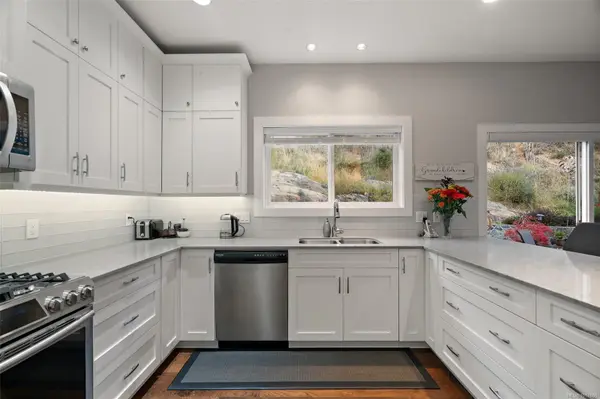 3416 Resolution Way, Colwood, BC V9C 0J1