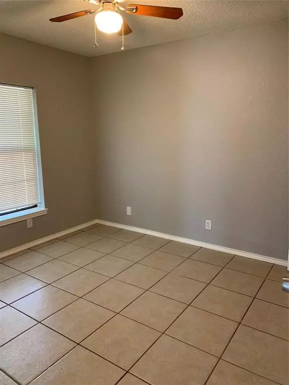 Arlington, TX 76012,1730 Justin Lyn Street