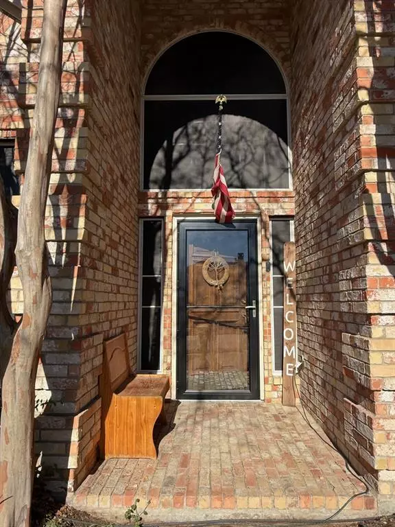 Lewisville, TX 75067,923 Granview Drive