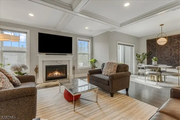 Watchung Boro, NJ 07069,302 Tiffany Way #302