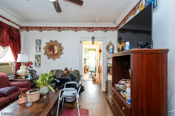 Newark City, NJ 07106,124-126 Norwood St