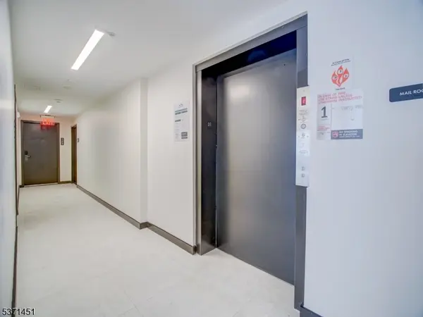 Newark City, NJ 07105,486 Market St