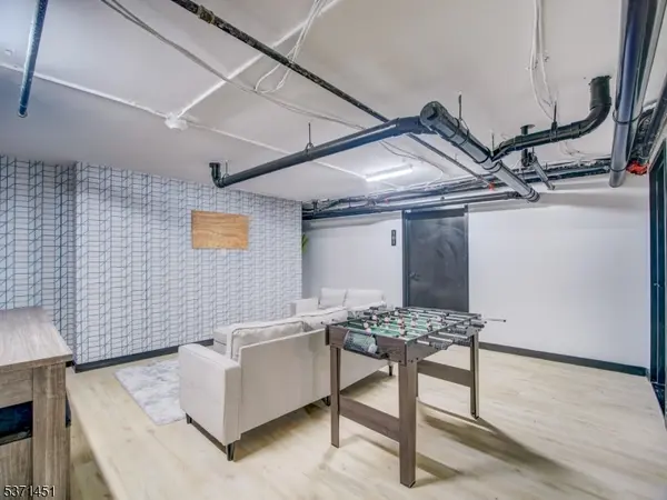 486 Market St, Newark City, NJ 07105