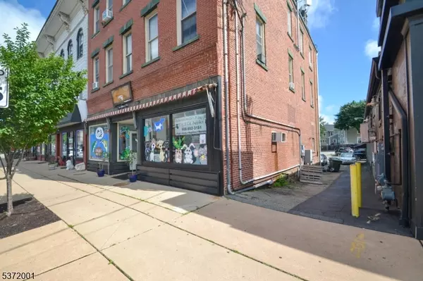 141 Main St, Hackettstown Town, NJ 07840