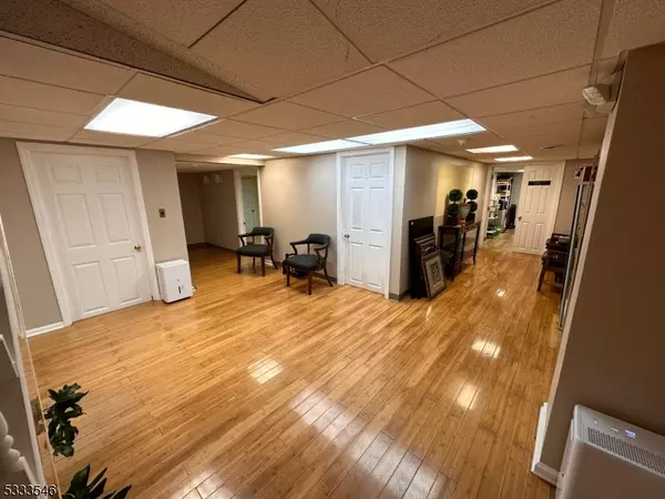 Elizabeth City, NJ 07208,426 Morris Ave