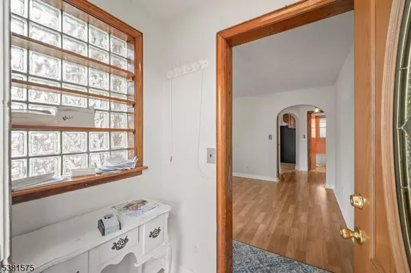 Clifton City, NJ 07011,377 Hazel St