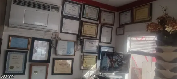 Paterson City, NJ 07522,486 Totowa Ave