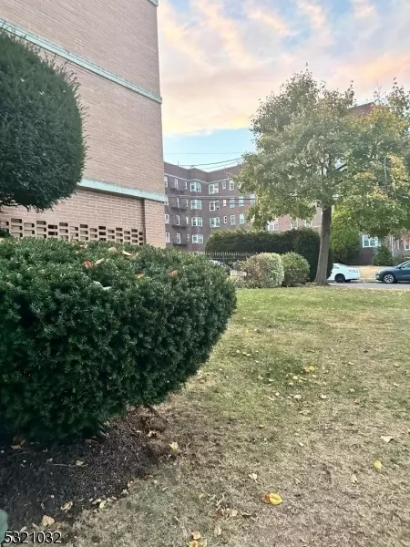 Elizabeth City, NJ 07208,704-712 N Broad St #3D