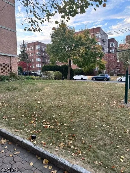 Elizabeth City, NJ 07208,704-712 N Broad St #3D