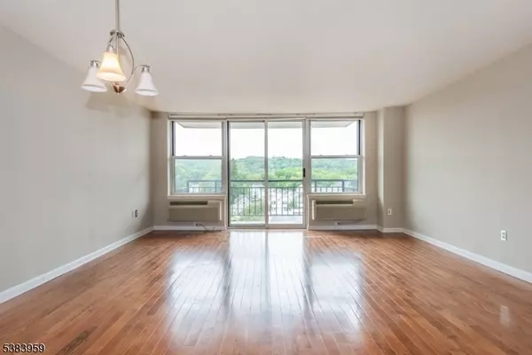 Little Falls Twp., NJ 07424,300 Main St #716