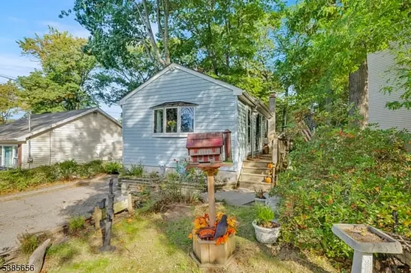 Hopatcong Boro, NJ 07843,5 Geneva Trl