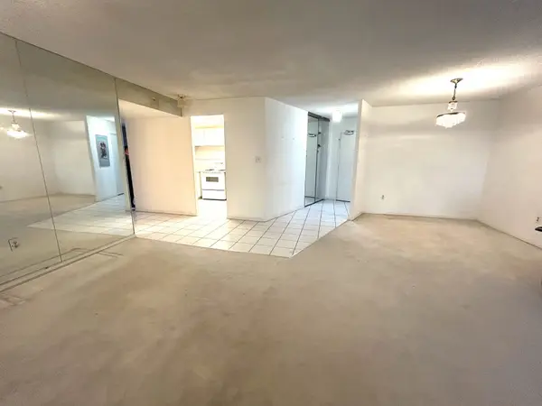 Toronto C07, ON M2R 3K1,1201 Steeles AVE W #102